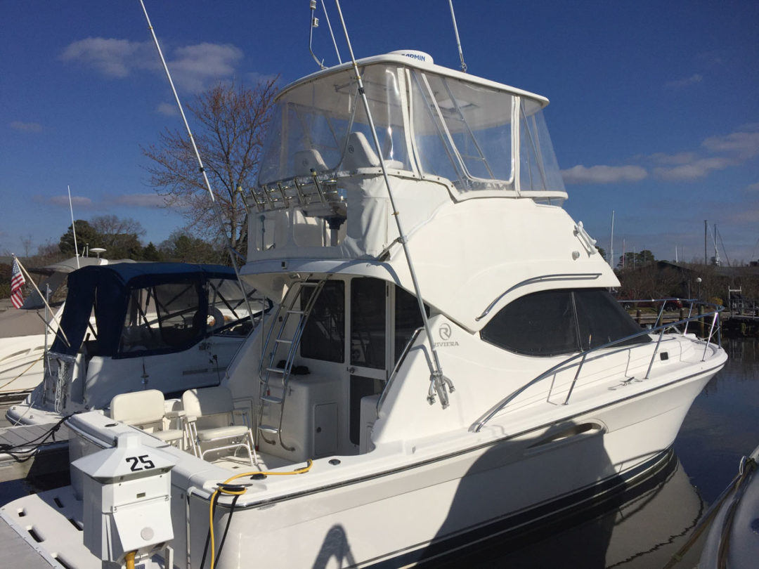 Riviera 33